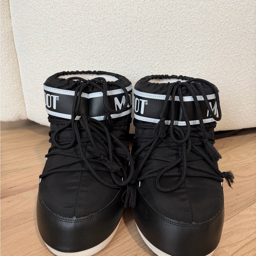 Moon Boot Icon Low Boot - Black Size 8.5
